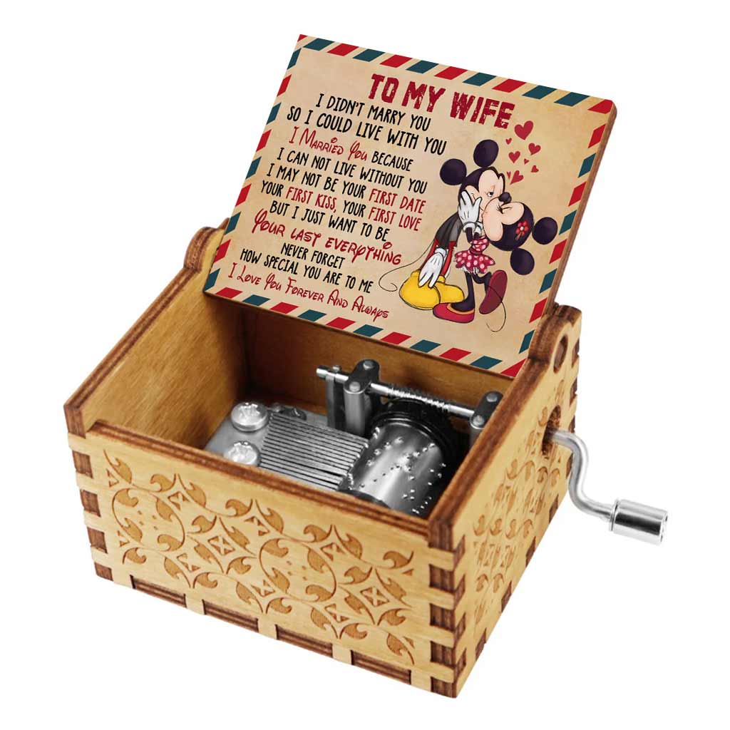 Personalized Hand Crank Music Box for Wife - Unique Gift Hand Crank Music Box GradoCreations