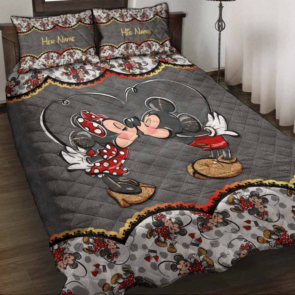 Personalized Mouse Quilt Set for Couples with Names - Cozy Gift Quilt Set GradoCreations