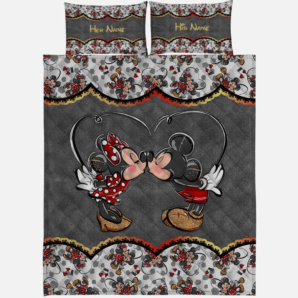Personalized Mouse Quilt Set for Couples with Names - Cozy Gift Quilt Set GradoCreations