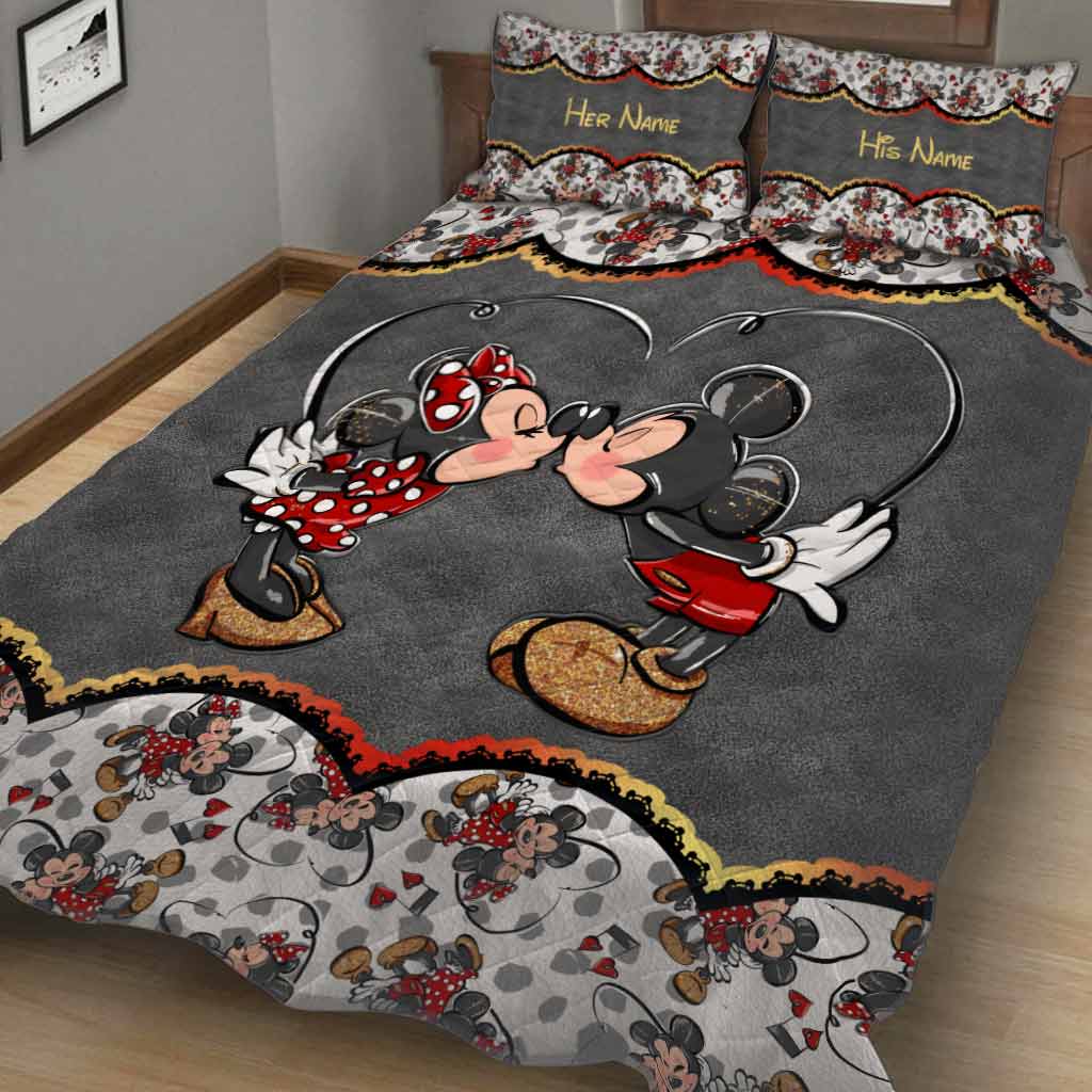 Personalized Mouse Quilt Set for Couples with Names - Cozy Gift Quilt Set GradoCreations
