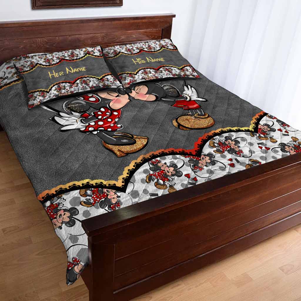 Personalized Mouse Quilt Set for Couples with Names - Cozy Gift Quilt Set GradoCreations