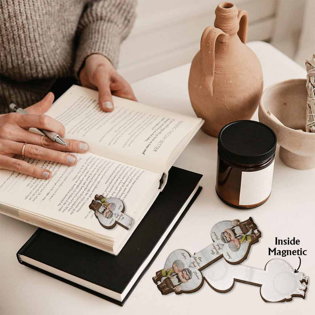 Personalized Mouse-Shaped Magnetic Bookmark Custom Name Gift for Book Lovers Shaped Magnetic Bookmark GradoCreations