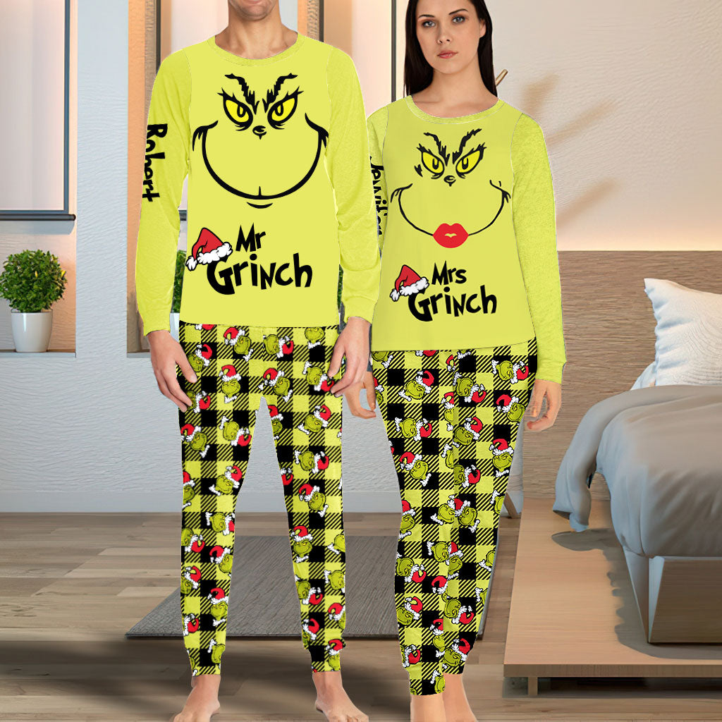 Personalized Grinch Couple Pajamas Set for Christmas | Custom Name Pajamas Set GradoCreations