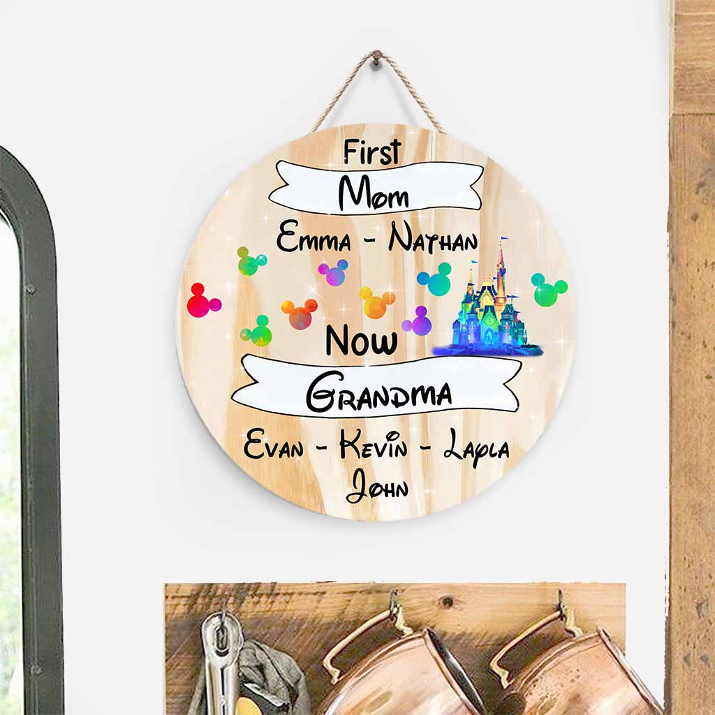Personalized Mother's Day Round Wood Sign for Grandma with Custom Names Round Wood Sign GradoCreations