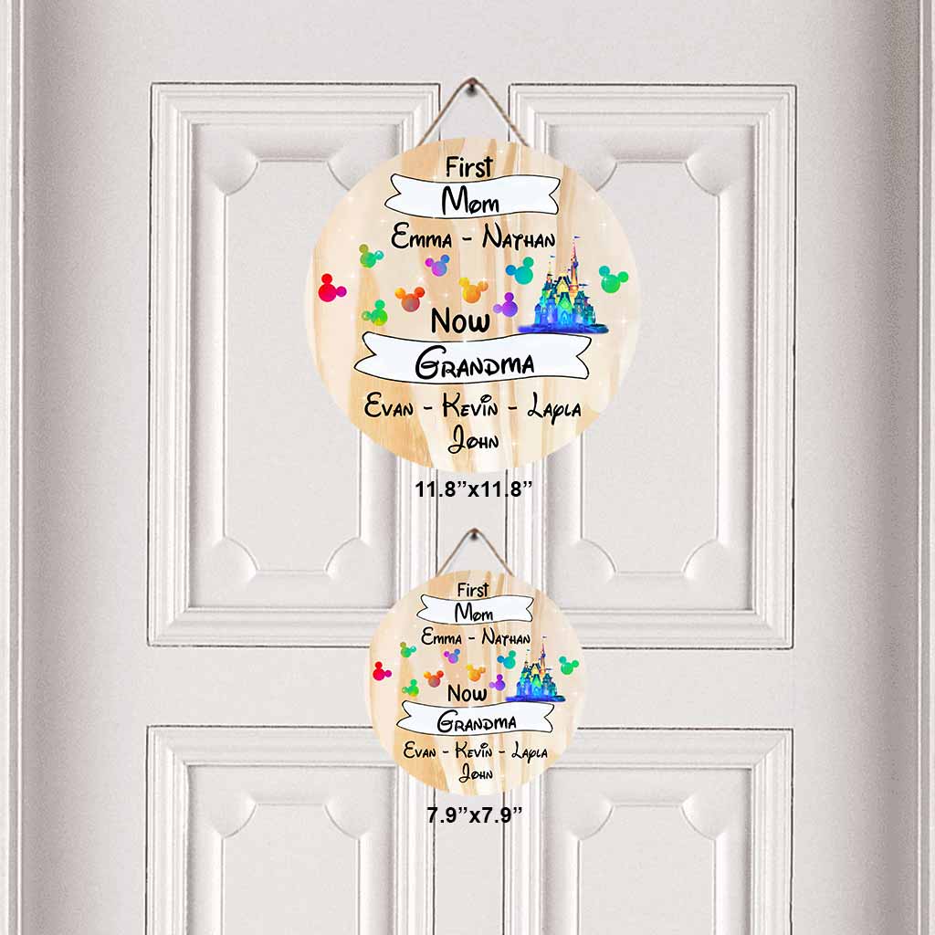 Personalized Mother's Day Round Wood Sign for Grandma with Custom Names Round Wood Sign GradoCreations