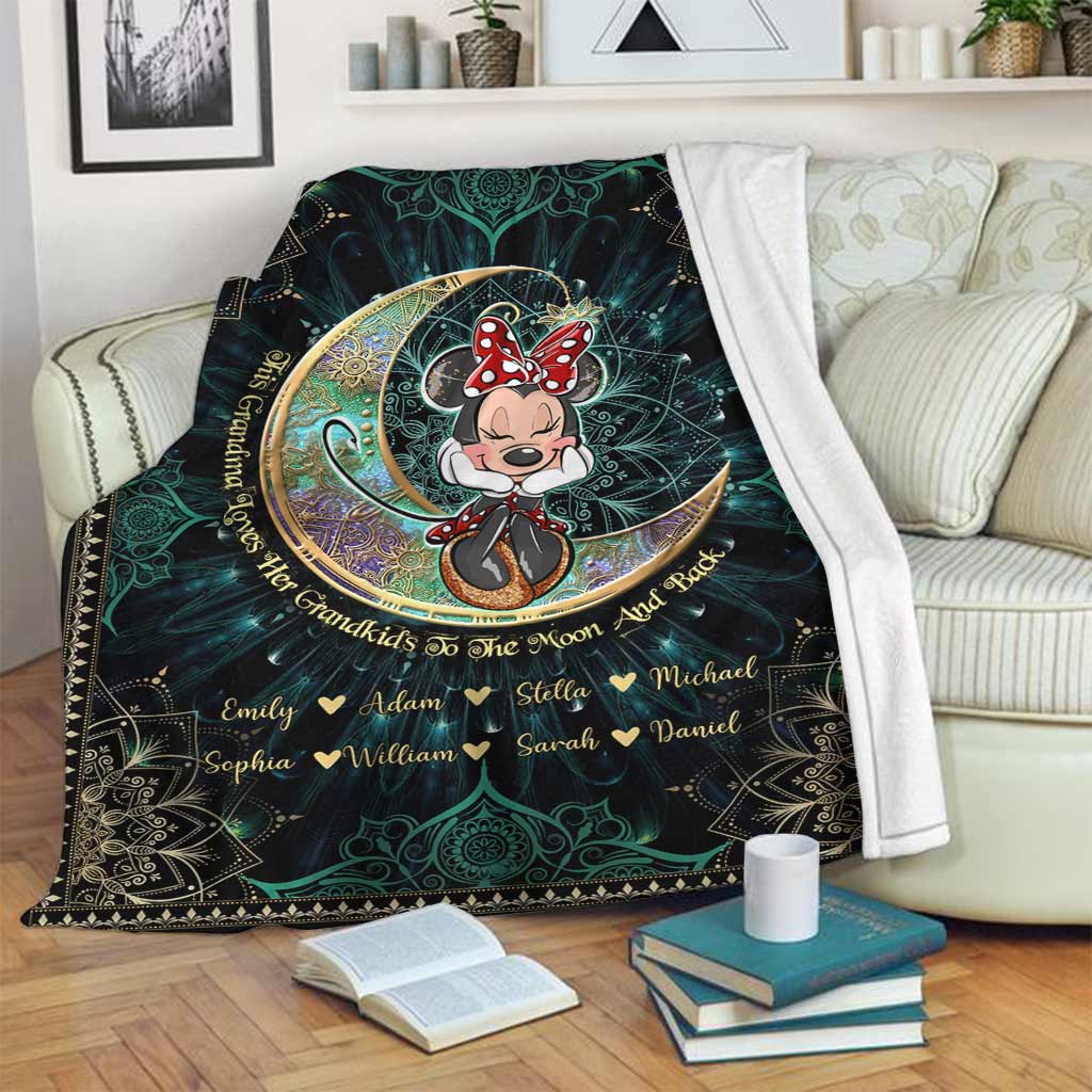 Personalized Mouse Blanket for Grandma with Grandkids Names - Unique Gift Blanket GradoCreations