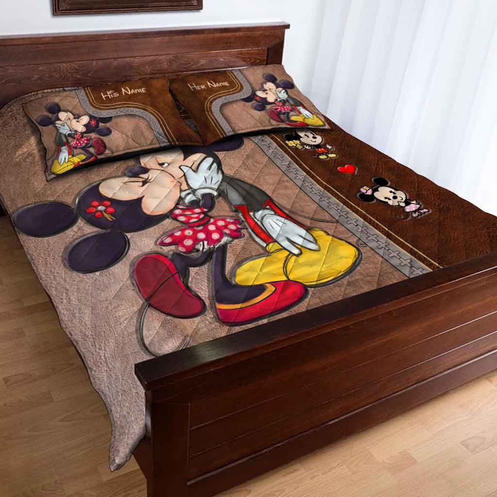 Personalized Mouse Quilt Set with Leather Pattern Print for Couples Quilt Set GradoCreations