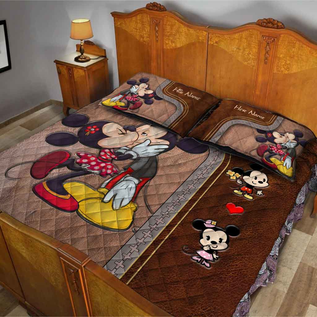 Personalized Mouse Quilt Set with Leather Pattern Print for Couples Quilt Set GradoCreations
