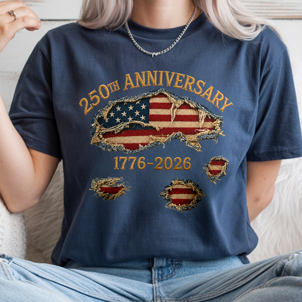 Personalized 250th Anniversary USA Independence Day Comfort Shirt Gift Comfort Shirt GradoCreations