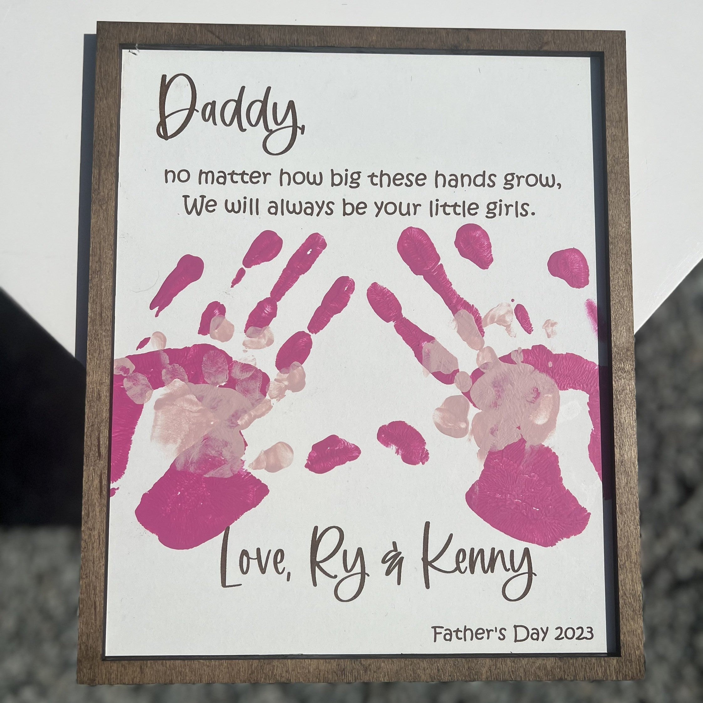 Personalized Wooden Handprint Sign Gift for Dad - Father's Day Plaque HN590 - 2-Layered Wooden Plaque With Stand BCF fix GradoCreations
