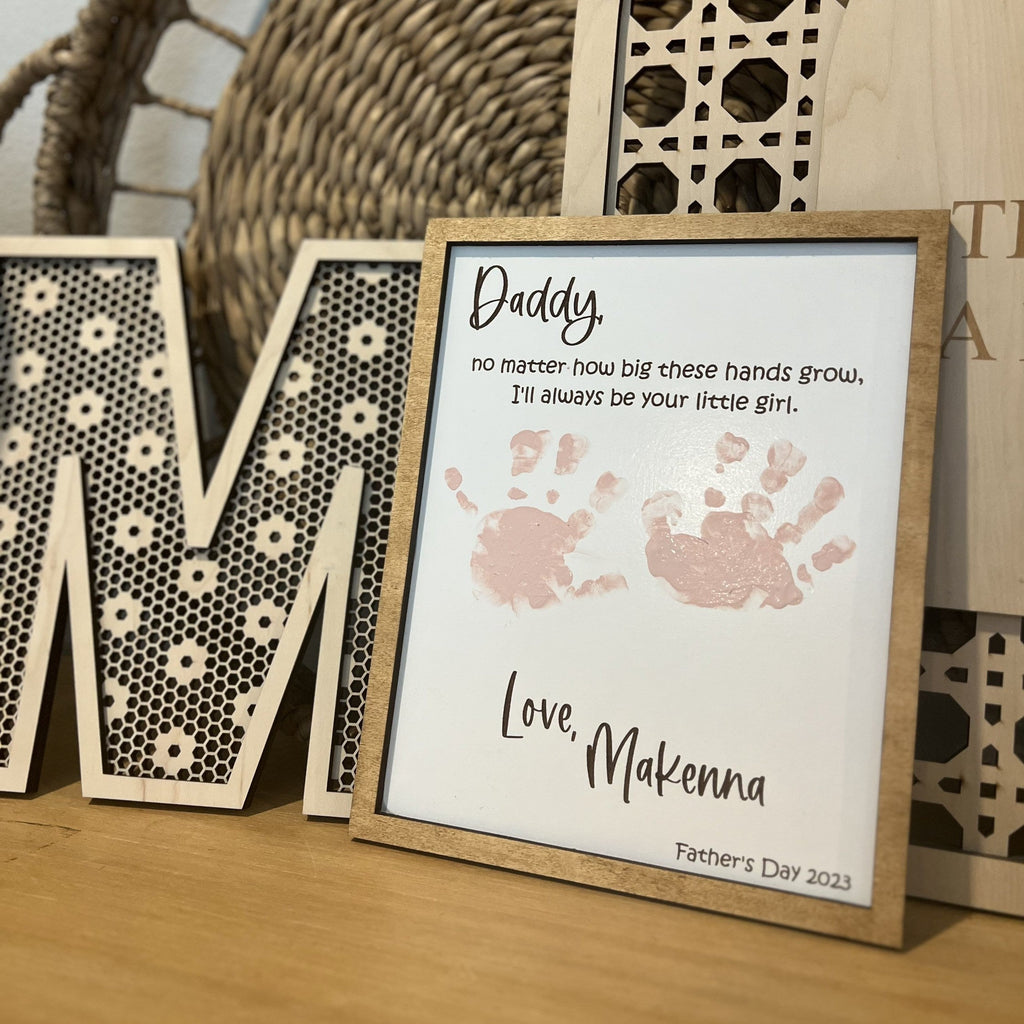 Personalized Wooden Handprint Sign Gift for Dad - Father's Day Plaque HN590 - 2-Layered Wooden Plaque With Stand BCF fix GradoCreations