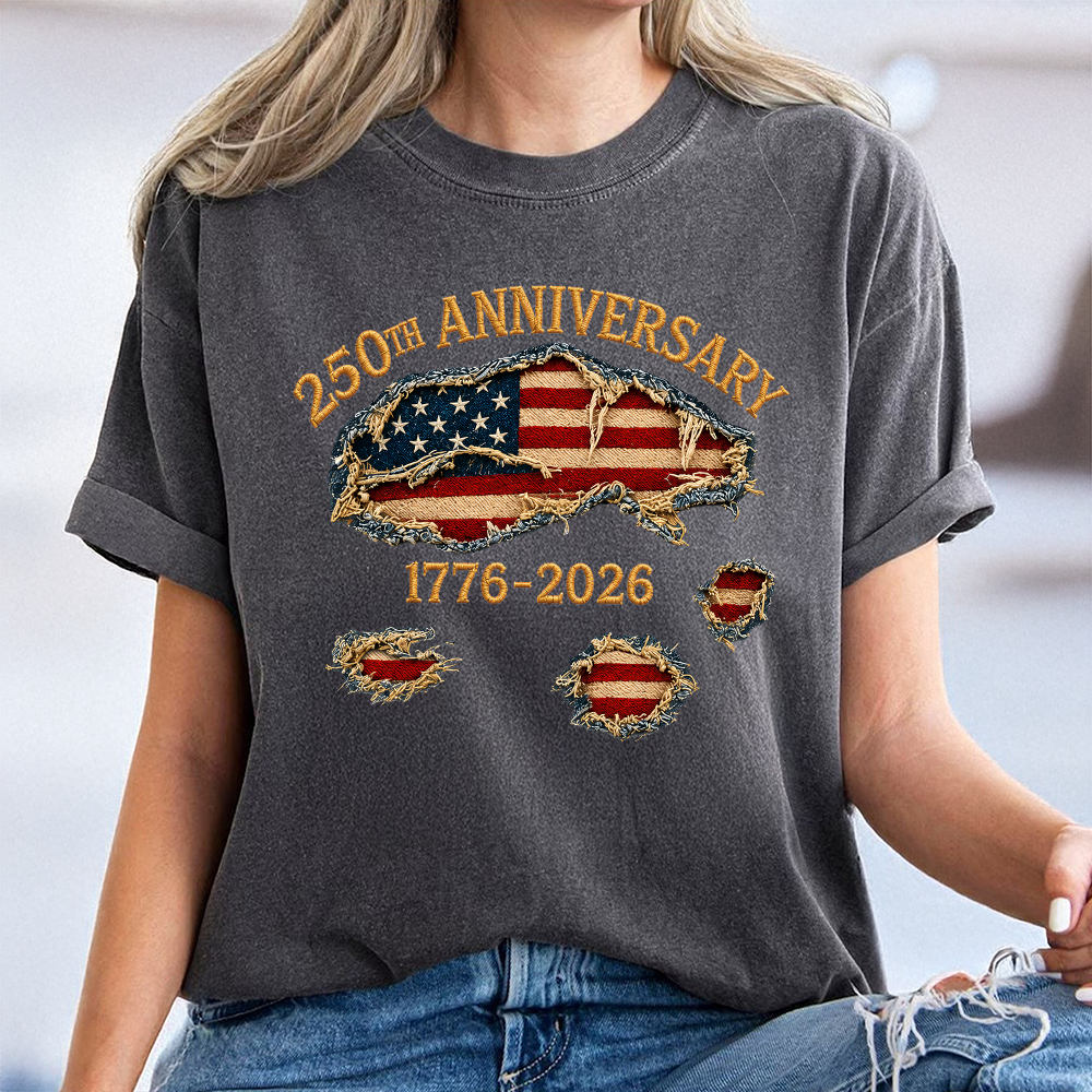 Personalized 250th Anniversary USA Independence Day Comfort Shirt Gift Comfort Shirt GradoCreations