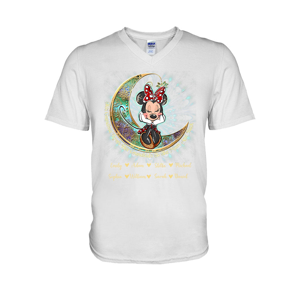 Personalized Grandma Mouse T-shirt & Hoodie Gift for Grandkids T-shirt & Hoodie GradoCreations