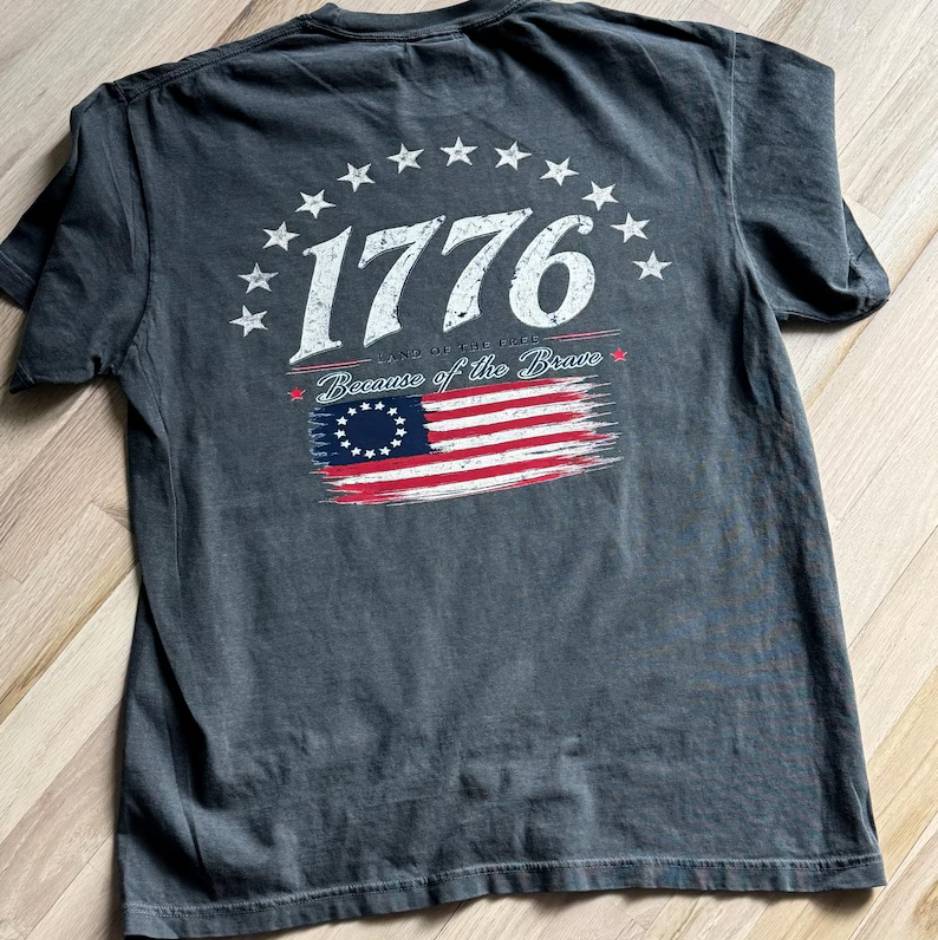 Personalized Vintage USA Flag Comfort Shirt Gift for Dad Back&Front Comfort Shirt GradoCreations