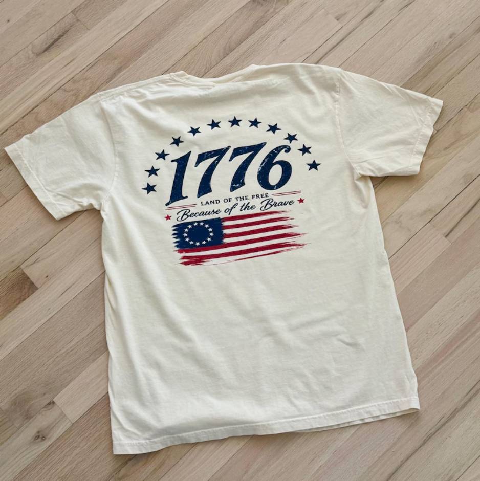 Personalized Vintage USA Flag Comfort Shirt Gift for Dad Back&Front Comfort Shirt GradoCreations