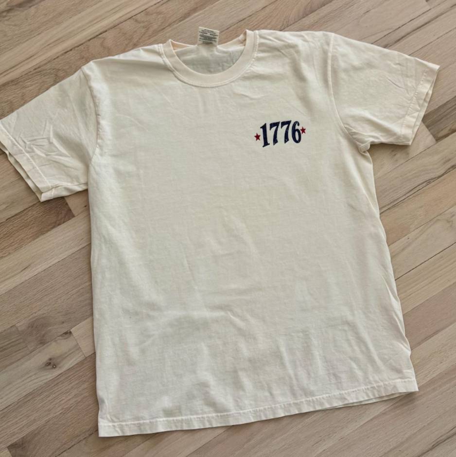 Personalized Vintage USA Flag Comfort Shirt Gift for Dad Back&Front Comfort Shirt GradoCreations